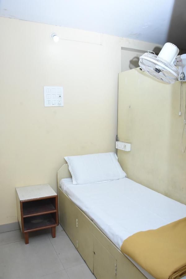 Hotel Surya Residency Majestic Bangalore Bagian luar foto