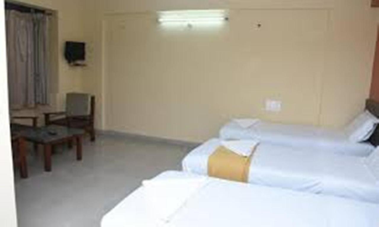 Hotel Surya Residency Majestic Bangalore Bagian luar foto