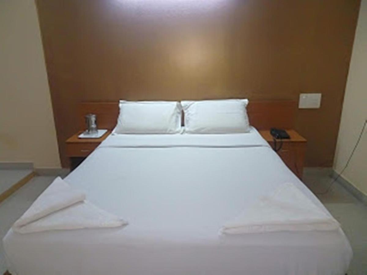 Hotel Surya Residency Majestic Bangalore Bagian luar foto