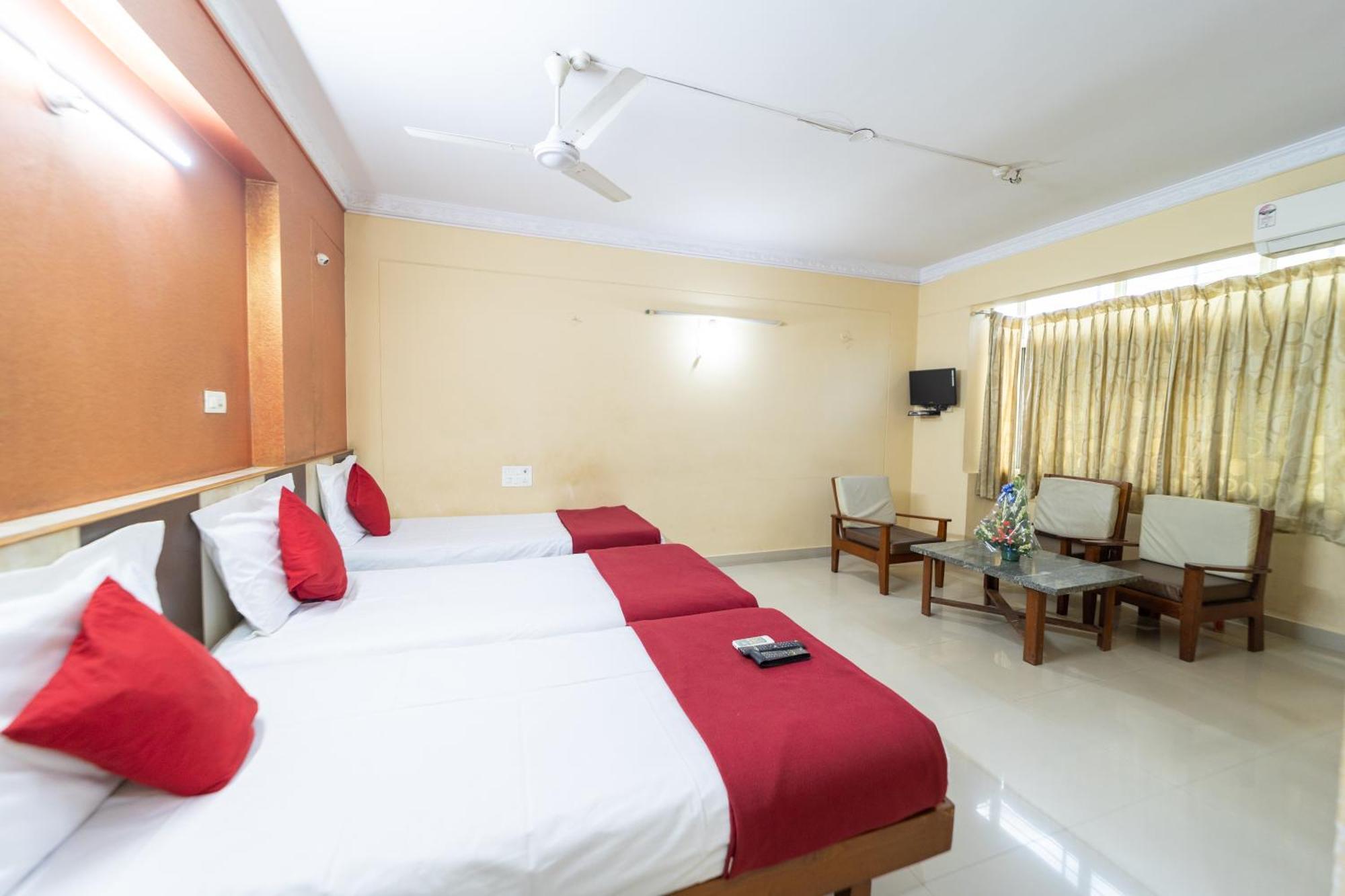 Hotel Surya Residency Majestic Bangalore Bagian luar foto