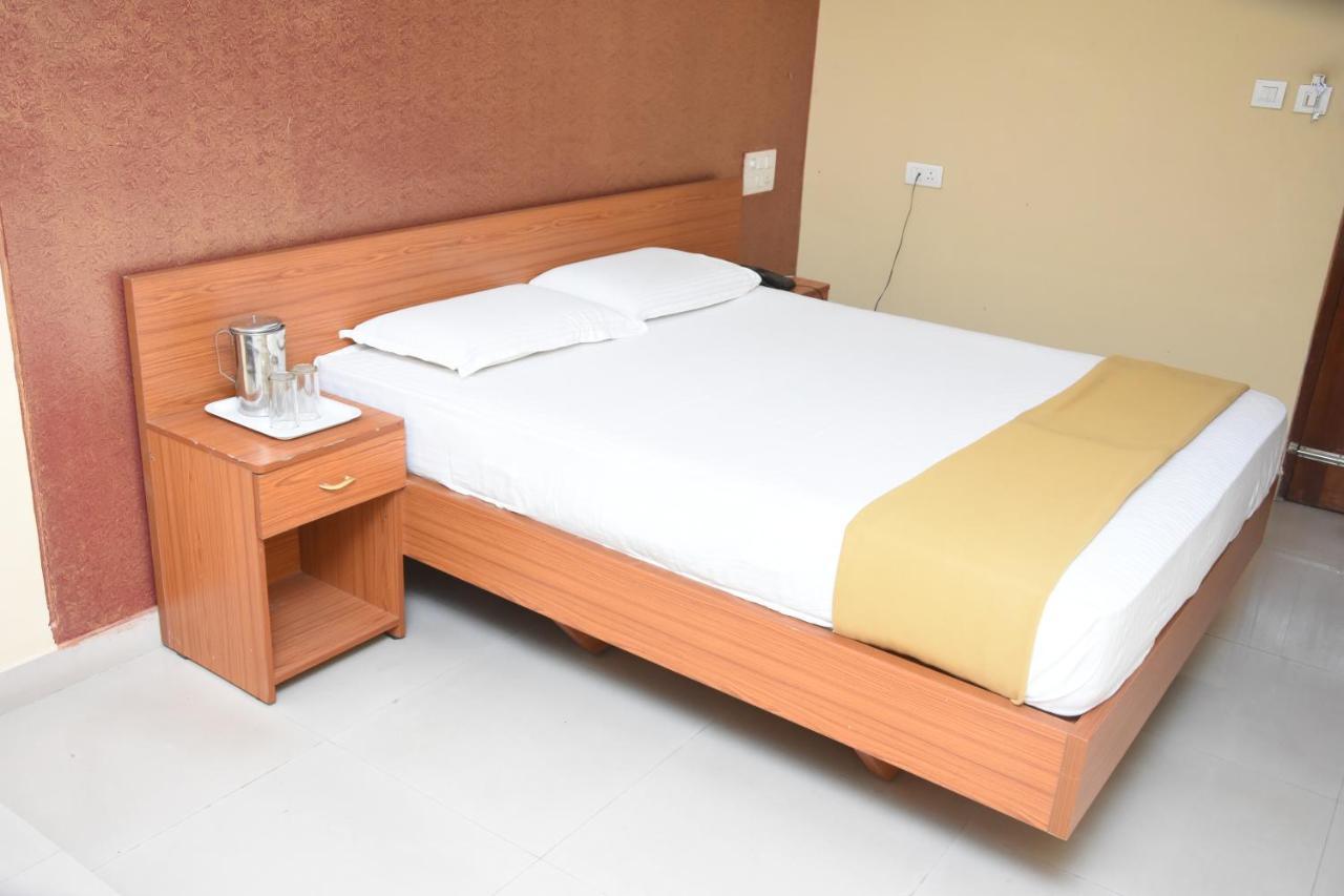 Hotel Surya Residency Majestic Bangalore Bagian luar foto