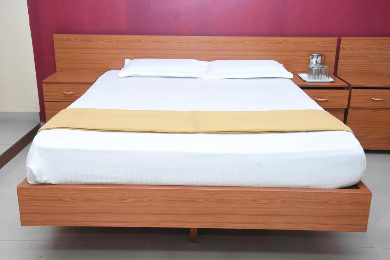 Hotel Surya Residency Majestic Bangalore Bagian luar foto