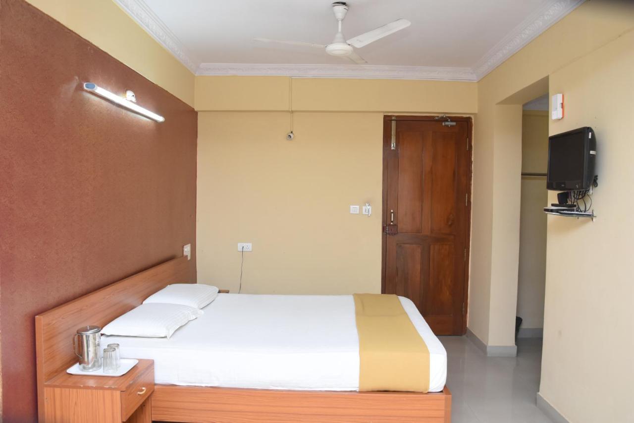 Hotel Surya Residency Majestic Bangalore Bagian luar foto