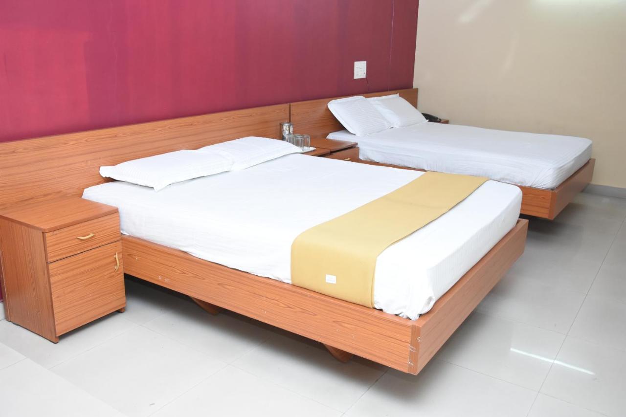 Hotel Surya Residency Majestic Bangalore Bagian luar foto