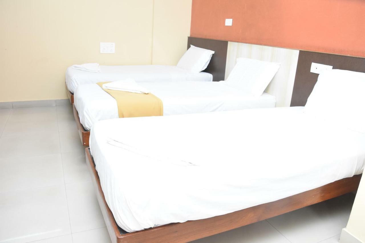 Hotel Surya Residency Majestic Bangalore Bagian luar foto